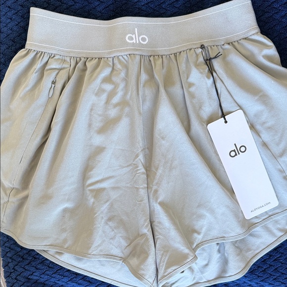 ALO Yoga Pants - ALO Yoga Women's match point shorts nwt